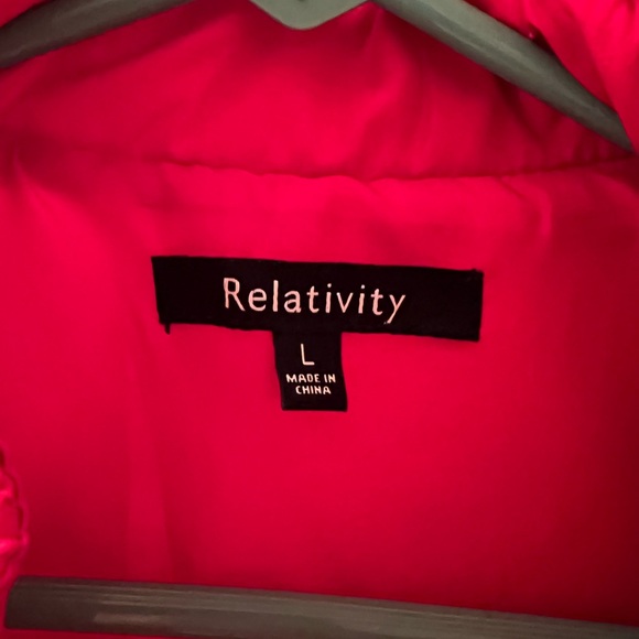 Relativity Lightweight Vest - Picture 2 of 5